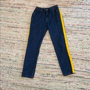Draw-string jeans with yellow stripes